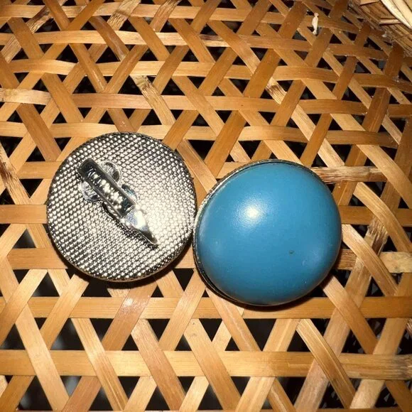 Vintage Sarah Coventry Goldtone Clip-On Earrings With Round Blue Enamel Design - Picture 2 of 3